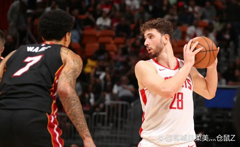 维拉纽瓦：相比申京的防守缺控卫才是火箭更大的问题