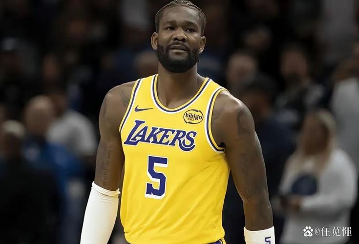 湖人官方：艾顿因背部酸痛将缺席今日客场对阵步行者的比赛