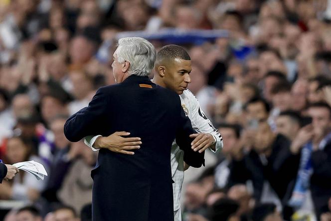 辟谣！姆巴佩：皇马检查错膝盖的说法不实，我或许要承担间接责任