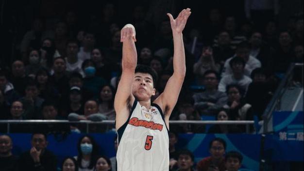 陈家政本赛季三分命中率达到52.5%创生涯新高20分在40+投篮球员中排名联盟第一_CBA直播