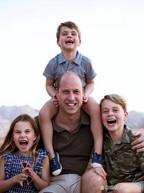 孩子王！乔治：VJ年轻充满活力我的孩子们都很崇拜并喜欢和他玩