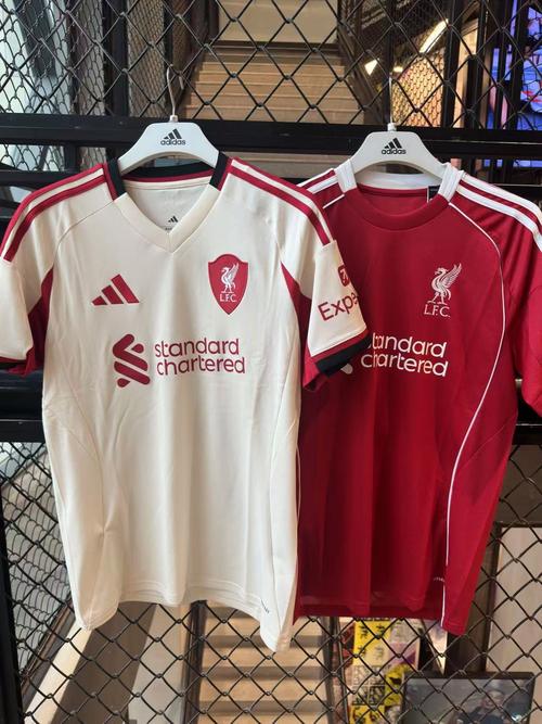 阿迪最后一舞！首席设计师谈德国客场球衣：灵感来源过去的训练服