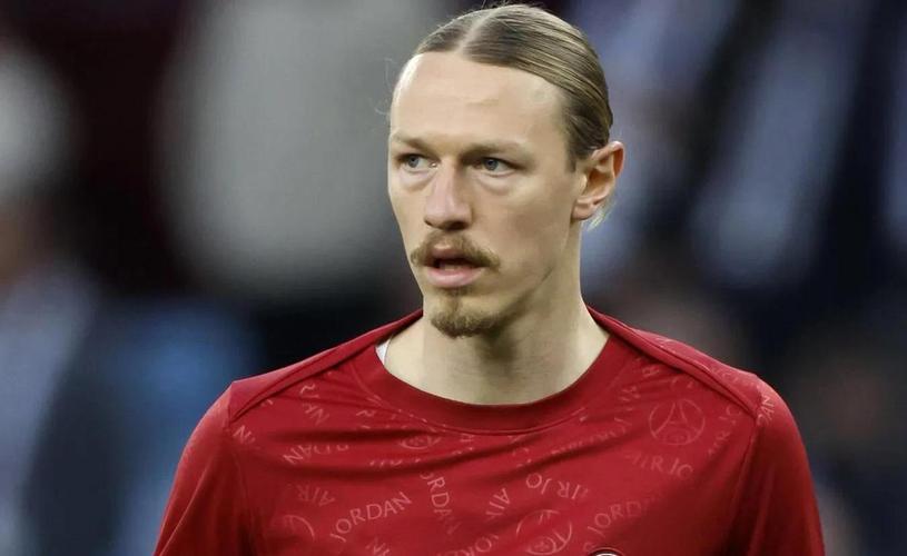 官方：巴黎vs图卢兹的比赛，法甲主裁将首次佩戴麦克风