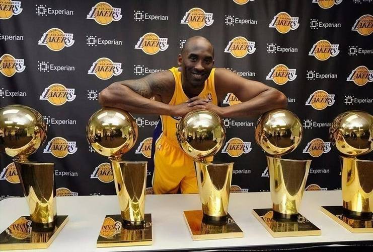 nba总冠军奖杯大小？nba总冠军奖杯是？
